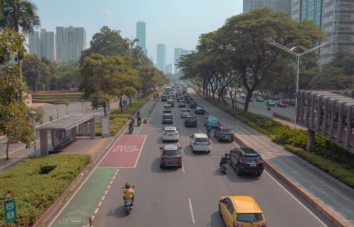 Suasana jalan utama Jakarta